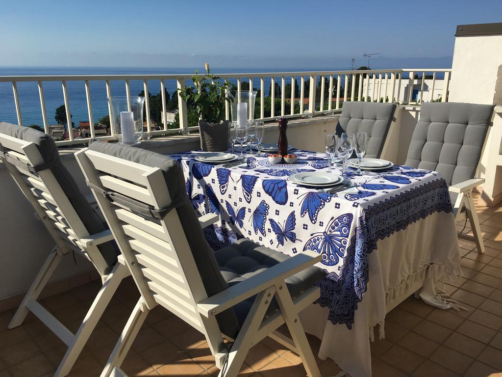 Apartment With Sea View تروبيا المظهر الخارجي الصورة